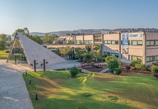 המפעל בנוף הגליל (צילום: UCT)