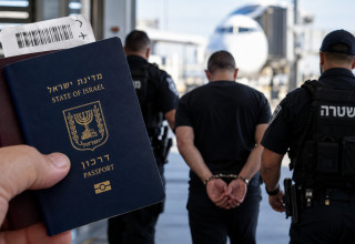 החשוד יצא מהמדינה עם דרכון ביומטרי ונתפס שחזר (צילום: איור: מעריב אונליין)