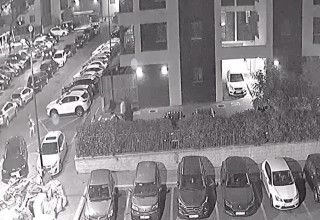 חשד לניסיון תקיפה בפתח תקווה (צילום: מצלמות אבטחה)