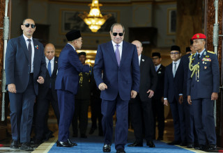א-סיסי בביקור במלזיה (צילום: REUTERS)
