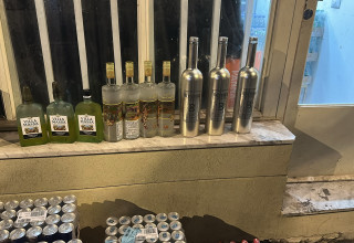 האלכוהול הגנוב (צילום: דוברות המשטרה)
