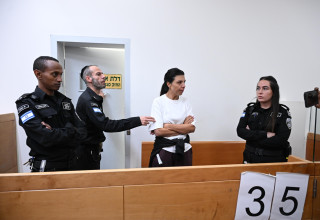  מיטל סער אשתו של ראש עיריית כפר סבא, בבית המשפט (צילום: אבשלום ששוני)