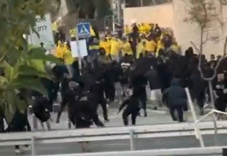 הקטטה האלימה בין אוהדי מכבי תל אביב לאוהדי בית"ר ירושלים (צילום: צילום מסך)