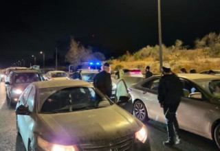 מעצר החשודים סמוך לכביש 1 (צילום: שימוש לפי סעיף 27א')