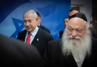 בנימין נתניהו ויצחק גולדקנוף (צילום: חיים גולדברג/פלאש 90)