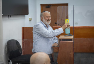 אביחי מנדלבליט מעיד במשפט נתניהו (צילום: חיים גולדברג פלאש 90)