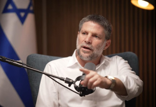 בצלאל סמוטריץ' בפודקאסט של "אהרון ידיעות" (צילום: צילום מסך יוטיוב)