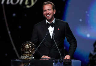 הארי קיין עם כדור הזהב (צילום: gettyimages)