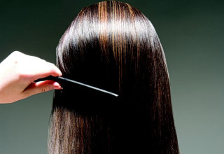 החלקת שיער. טיפול שגרתי וסיכון חמור (צילום: אינג'אימג')