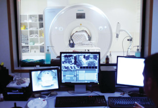 בדיקת MRI. פערים בין הקופות (צילום: פלאש 90)
