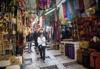 תיירים בירושלים (צילום:  מרים אלסטר פלאש 90, רויטרס)