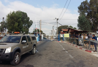 היערכות בניסה למחנה צריפין (צילום: משה כהן)