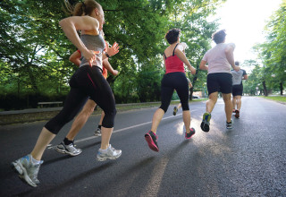 אנשים רצים, אילוסטרציה (צילום:  אינג אימג')