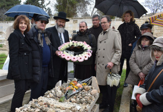 סמוך לקברו של אוסקר שינדלר (צילום: לימוד fsu)