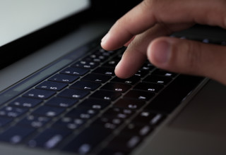 הטרדה מינית ברשת (צילום: אינג אימג')