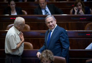 בנימין נתניהו, בני בגין (צילום: יונתן זינדל, פלאש 90)