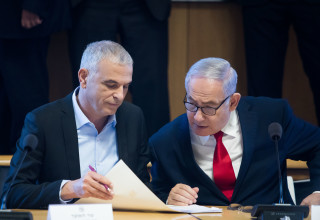 בנימין נתניהו, משה כחלון (צילום: אהרון קרוהן, פלאש 90)