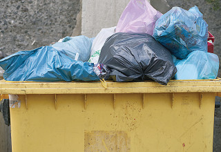 שקיות אשפה (צילום: אינג אימג')