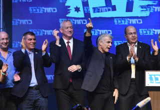 כחול לבן (צילום:  אבשלום ששוני)