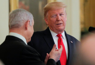 טראמפ ונתניהו בעת ההכרזה על תוכנית השלום (צילום:  רויטרס)