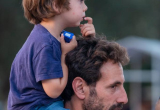 אסף בריט ובנו (צילום: מילי פרקס)