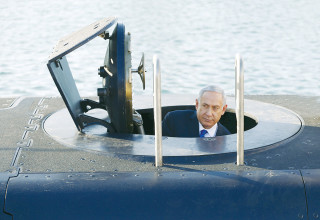 בנימין נתניהו בצוללת  (צילום: רויטרס)