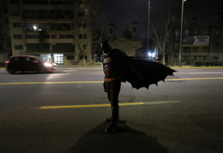 באטמן בצ'ילה בפעולה (צילום: רויטרס)