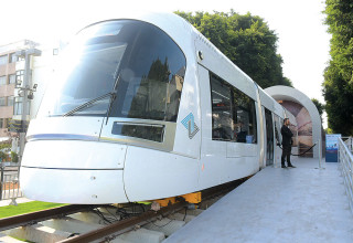 הרכבת הקלה (צילום: אבשלום ששוני)