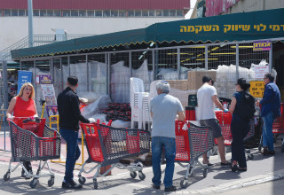 תור לרמי לוי (צילום: אבשלום ששוני)