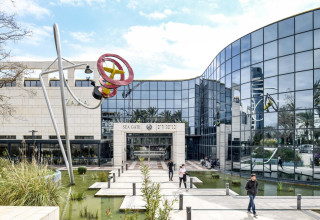 אחד מ"קניוני עופר" (צילום: קניוני עופר)