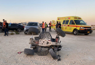 זירת תאונת הטרקטורונים סמוך לדימונה (צילום: גל אברהם, תיעוד מבצעי מד"א)