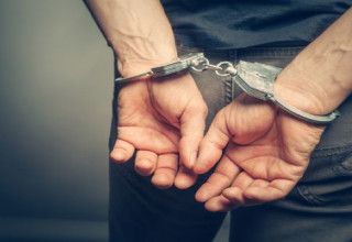 חשוד באזיקים (צילום: Shutterstock)