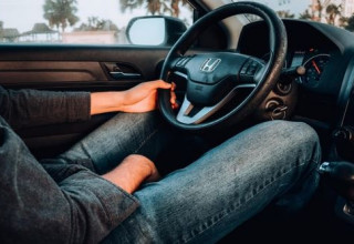 ביטוח רכב (צילום: Sarah Brown unsplah)