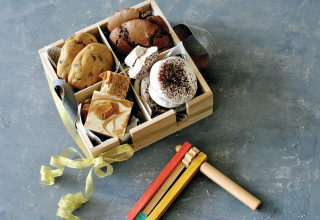 משלוח מנות של עוגיות ביתיות (צילום: פסקל פרץ-רובין)