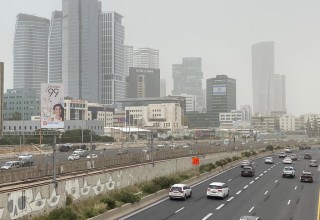 אובך בתל אביב (צילום: אבשלום ששוני)