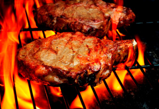 סטייק על האש (צילום: אסף לוי)