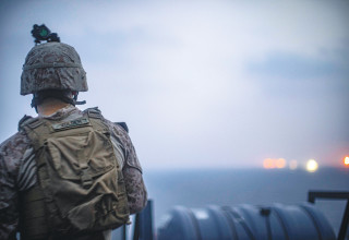 חייל מארינס במפרץ עומאן (צילום: רויטרס)