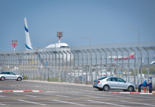 חניה בשדה התעופה בן גוריון (צילום: אבשלום ששוני, פלאש 90)