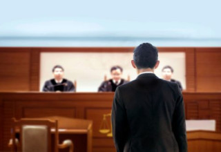 ליטיגציה בבית משפט (צילום: Shutterstock)