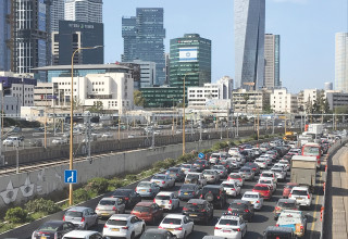 פקקים באיילון (צילום: אבשלום ששוני)