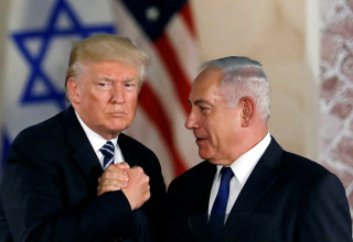 נתניהו, טראמפ  (צילום: REUTERS/Ronen Zvulun)