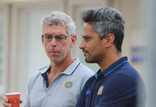 ברק יצחקי ומיץ' גולדהאר (צילום: מכבי תל אביב)