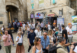 תיירים בירושלים (צילום: מרק ישראל סלם)