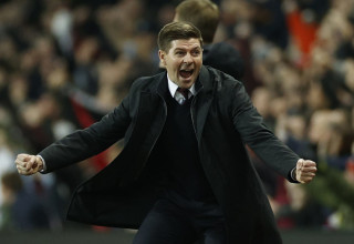 סטיבן ג'רארד חוגג (צילום: רויטרס)