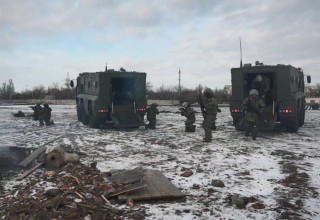 כוחות רוסיה ב"תרגיל צבאי" סמוך לגבול אוקראינה (צילום: צילום מסך: רויטרס)