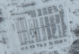 צילומי לווין. כוחות צבא רוסיים בגבול האוקראיני (צילום: רויטרס)