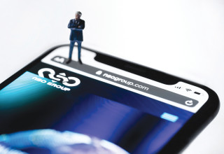 אילוסטרציה של תוכנת פגסוס ביריד טכנולוגיה בפריז, יולי 2021  (צילום: JOEL SAGET/AFP via Getty Images)