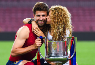 ג'רארד פיקה עם בת זוגו שאקירה (צילום: GettyImages, David Ramos)