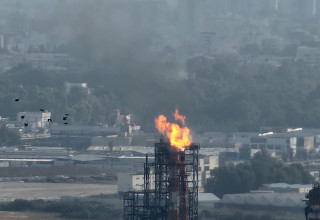 הלפיד שבער במתחם בז"ן (צילום: עיריית נשר)