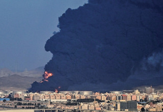 התקפת טילים על העיר ג'דה בסעודיה (צילום: Getty images,ANDREJ ISAKOVIC / AFP)